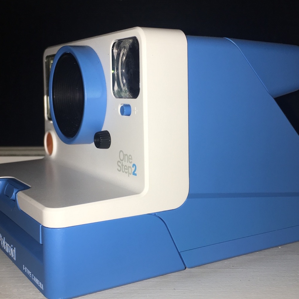 Polaroid OneStep2 Camera - Picture 2 of 7
